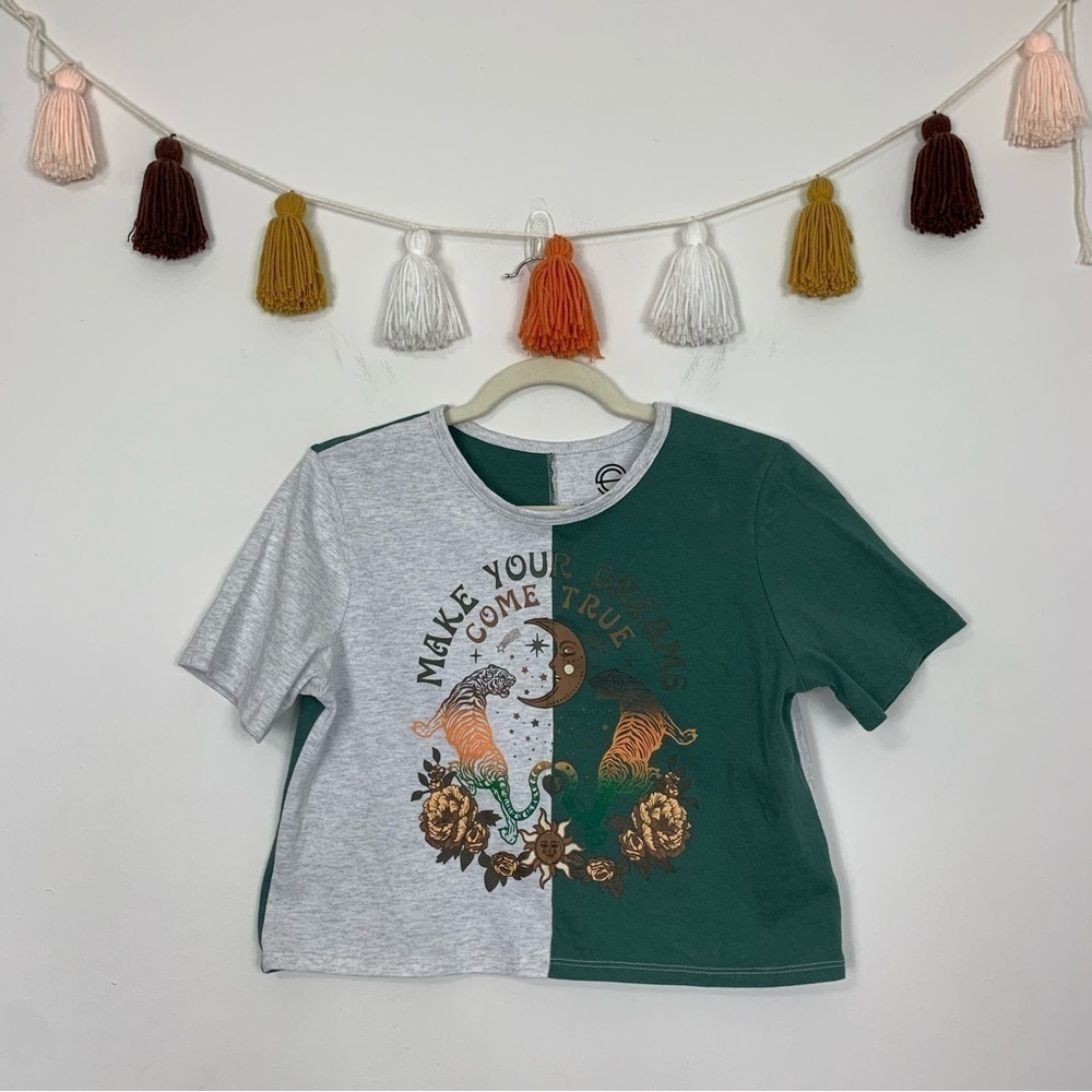 Social Culture Tigers Moon Sun Graphic Crop Top Size Large